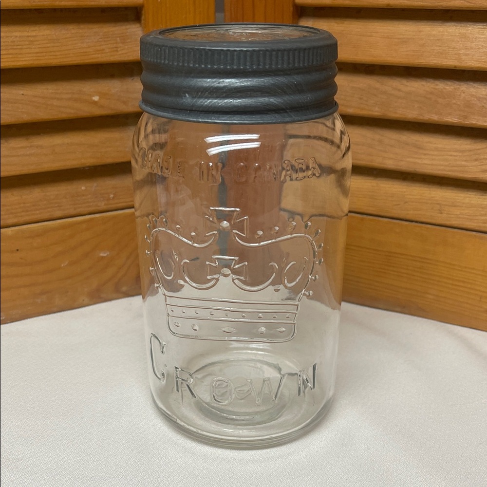 Crown Embossed Glass Jar with Metal Lid 🇨🇦